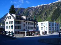 ...new building on the right side(constructed in 2006)...