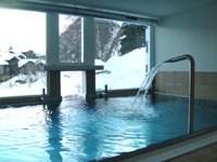 Indoor- und Outdoorpool