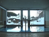 Indoor- und Outdoorpool