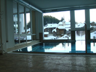 Indoor- und Outdoorpool